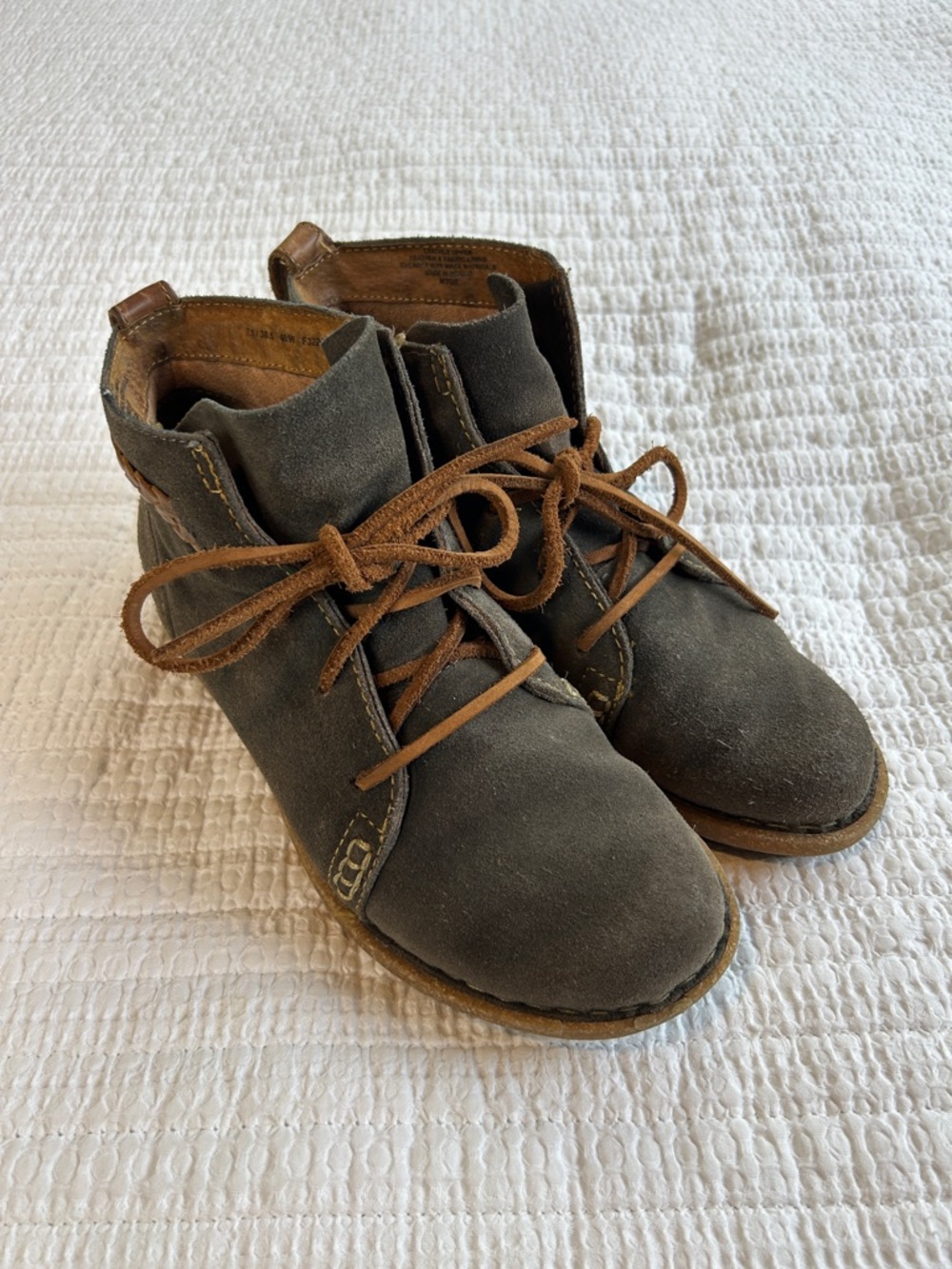 Born Women’s Grey Taupe Temple II Suede Vintage Inspired Ankle Booties Size 7.5